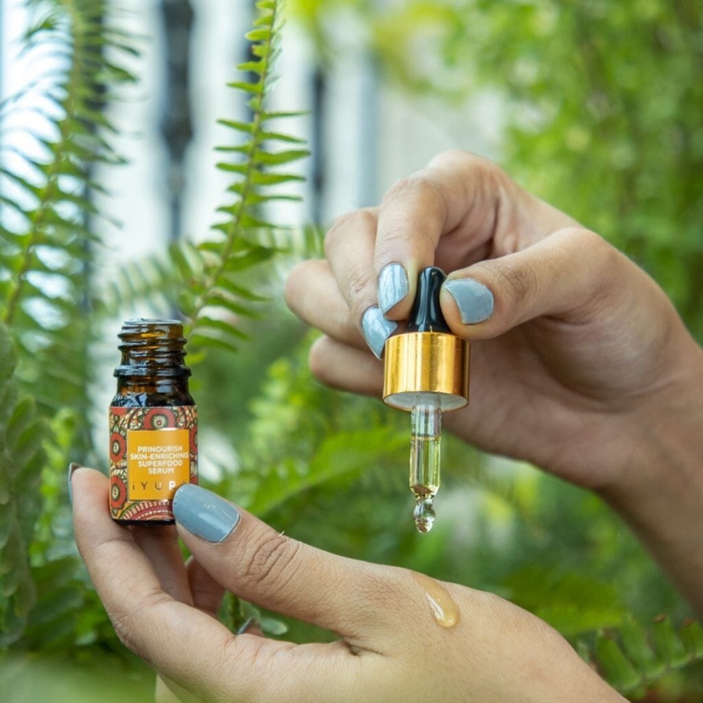 iYURA Prinourish Skin-Enriching Superfood Serum - To Smooth the Appearance of Crisscross Lines & Flaunt a Polished, Glossy Glow - 5 ml (0.17 fl oz) Face oil iYURA